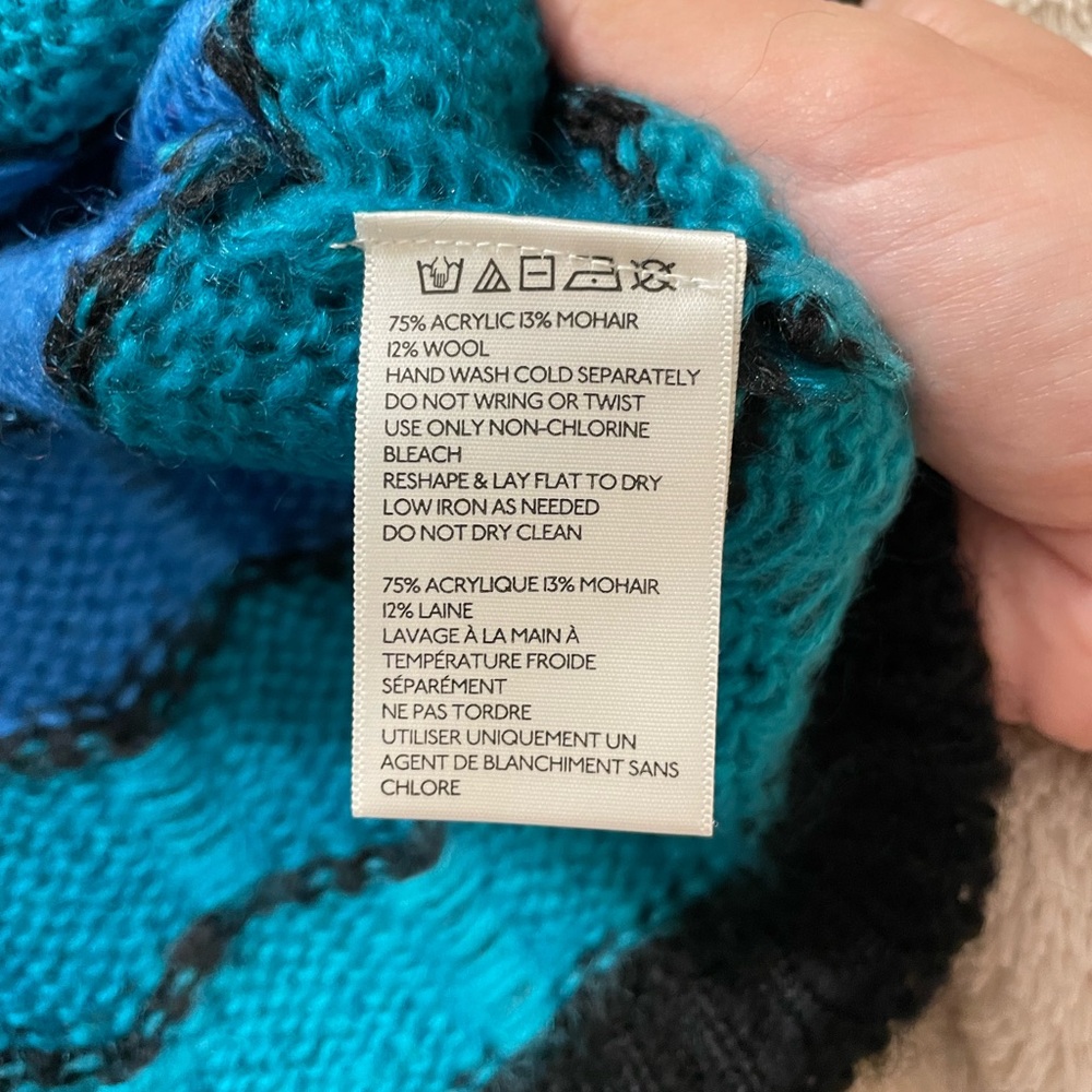 Beautifully Knit Hexagonal Patterned Multicolor S… - image 5